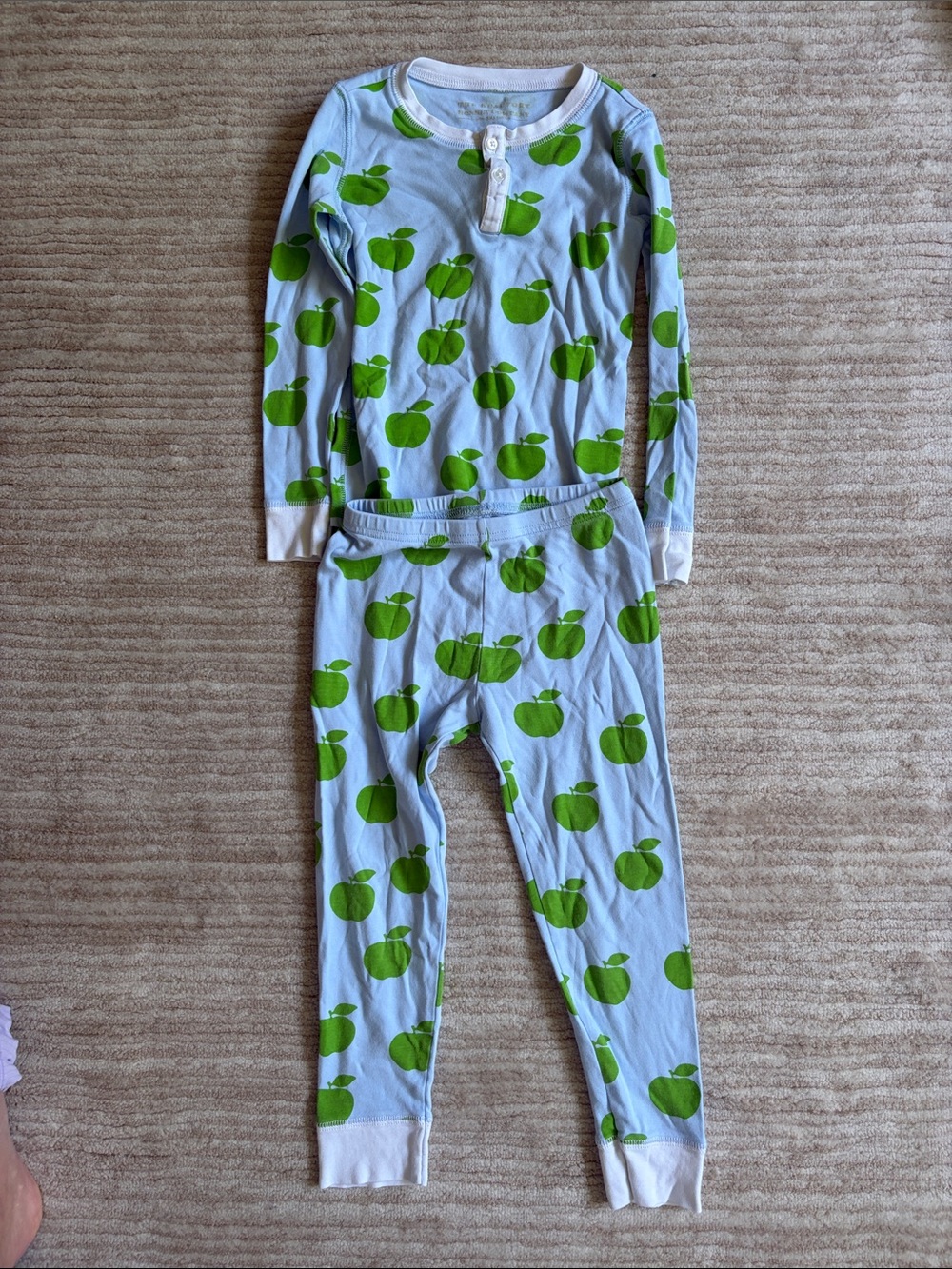 The Beaufort Bonnet Company in 5T Kids Light Blue Apple Print Pajamas